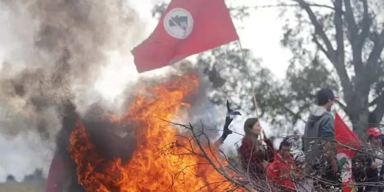 Projeto torna crime hediondo invasão de áreas com finalidade política