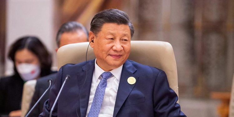 O presidente chinês Xi Jinping ordenou que seus militares estejam prontos para invadir Taiwan em 2027, diz diretor da CIA