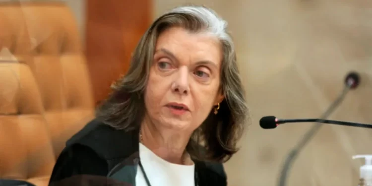 “Não somos coitadas”, diz Cármen Lúcia sobre mulheres na política