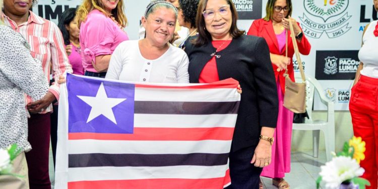 FÓRUM MARANHENSE DE MULHERES PRESTA APOIO À PAULA AZEVEDO