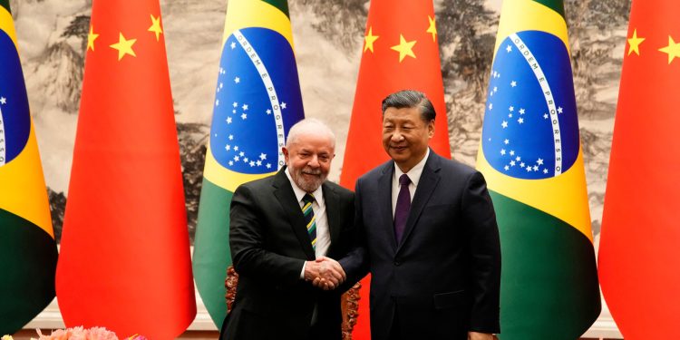 Lula e Xi Jinping assinam 15 acordos bilaterais
