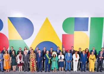 Ministros de Lula usam voos da FAB para emendar fim de semana