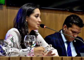 Secretária de Educação apresenta à Câmara detalhes do transporte escolar de São Luís