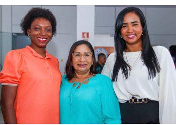 “Advim do ensino público, por isso sei bem o que é falta de professor e transporte escolar” Disse Yane Pessoa ao assumir a SEMED.