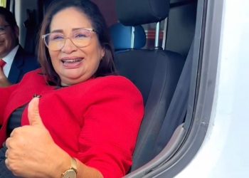 Duas novas ambulâncias são entregues à prefeita Paula Azevedo para reforçar a saúde em Paço do Lumiar