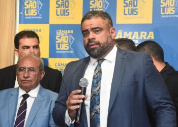 Presidente da Câmara apresenta pedidos de afastamento do prefeito Eduardo Braide