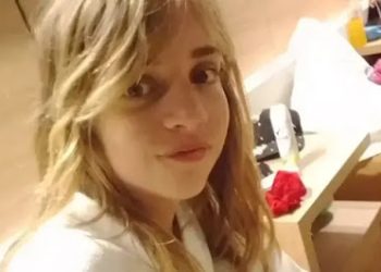 Adolescente de 12 anos morre enforcada após fazer desafio de rede social enquanto conversava com amigos