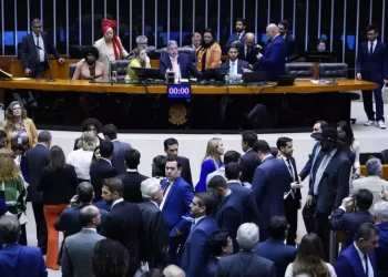 Câmara aprova prisão a quem promover ‘discriminação contra políticos’