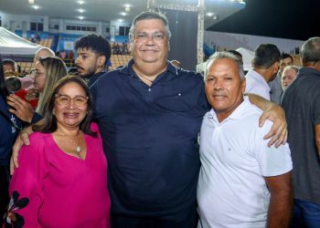 Ao lado do Ministro Flávio Dino e do Governador Carlos Brandão, prefeita Paula Azevedo assiste missa de Corpus Christi