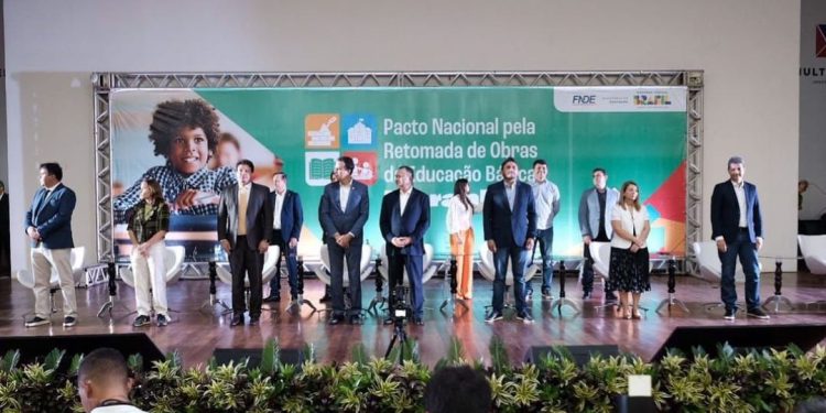 RETOMADA DE OBRAS: Cobertura, quadras poliesportivas e creches serão concluídas em Paço do Lumiar com recursos do FNDE