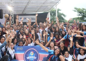 Paço do Lumiar : Instituto resgate  clube do vôlei vem transformando a juventude luminense.