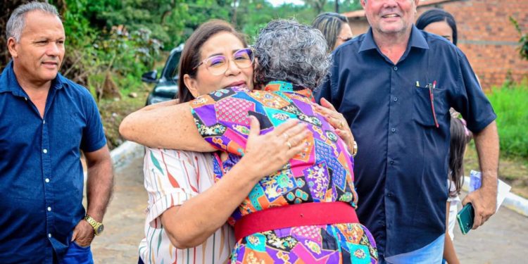 Moradores do Itapiraco comemoram entrega de obra feita pela Prefeitura de Paço do Lumiar