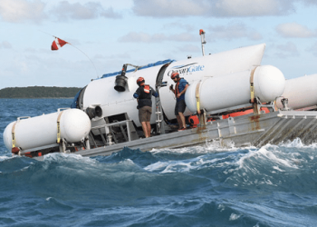 Guarda Costeira dos EUA encontra destroços na área de busca de submarino desaparecido