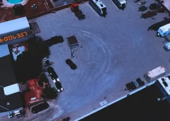 Polícia dos EUA revela vídeo de queda de OVNI e chamado de pessoa que viu alienígenas