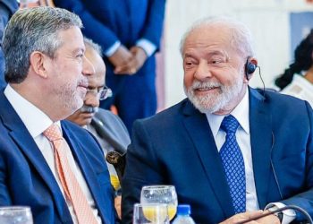 Festa de Lula com deputados é regada a uísque e cervejas Leia