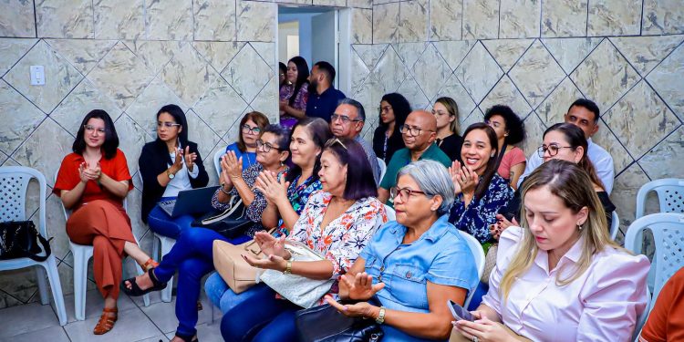 Prefeita Paula Azevedo dá posse aos novos conselheiros do PREVPAÇO em Paço do Lumiar