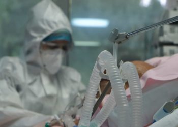 Ministério da Saúde confirma primeiro caso da nova variante Éris da covid-19 no Brasil