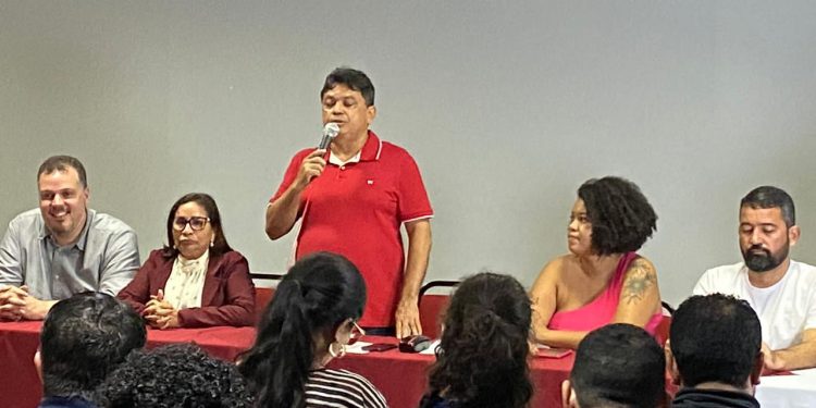 Prefeita Paula Azevedo Prestigia Plenária para Avaliar Atuação do Deputado Federal Márcio Jerry