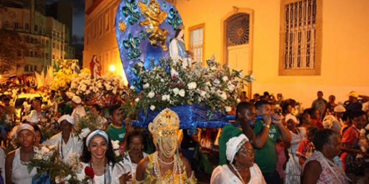 Adeptos da religião de matriz africana reunidos para celebrar D. Luís Rei de França e os 411 anos de São Luís