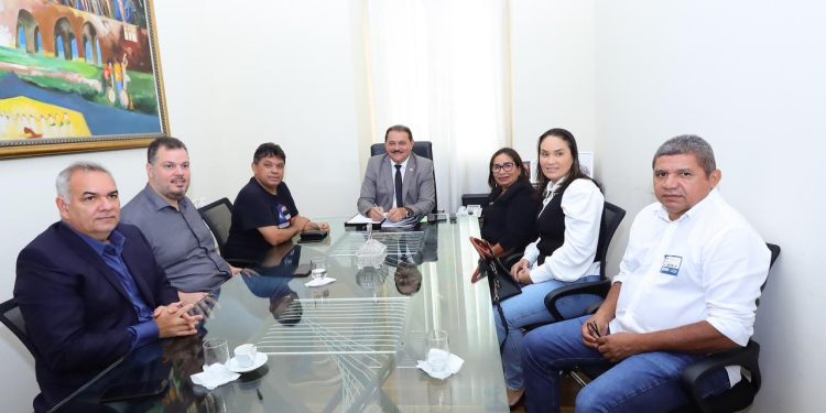 PAÇO DO LUMIAR: Paula Azevedo e Rubens Pereira reforçam parceria entre Executivo Estadual e Municipal