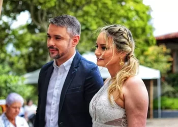 Ex-prefeito é preso por suspeita de assassinar esposa médica em hotel no ES