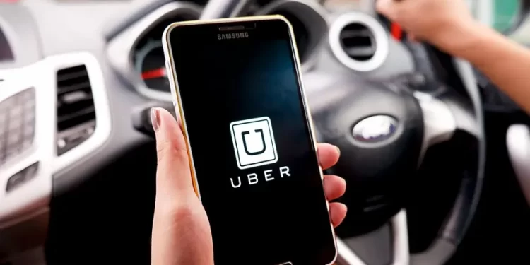 Justiça condena Uber a pagar R$ 1 bi e registrar motoristas