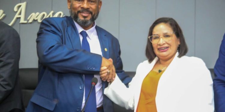 Especulações surgem sobre a preferência de Paula Azevedo para sucessão na prefeitura, e Marú segue como único nome em destaque