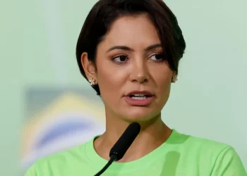 Como primeira-dama, não queria ser viajante turista, diz Michelle Bolsonaro