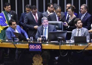 PEC que permite CONGRESSO DERRUBAR decisões do STF começa a tramitar na CÂMARA DOS DEPUTADOS; ENTENDA