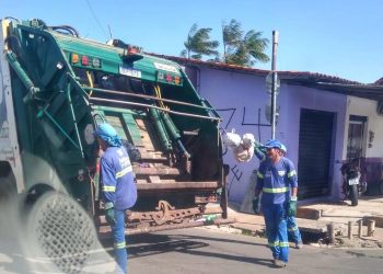 Equipes da SEMIU recolhem lixo acumulado nas ruas de Paço do Lumiar