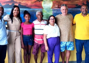 Com Paula Azevedo, Jorge Marú é Calorosamente Recebido pelas Marisqueiras do Timbuba 