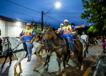 Jorge Marú Com o Povo em Cavalgada na Sede do Paço   