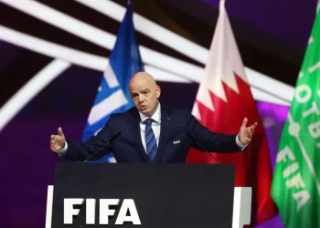 Presidente da Fifa defende derrota automática para casos de racismo