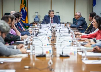 Após dois anos de queda, dívida pública volta a subir no 1º ano de Lula