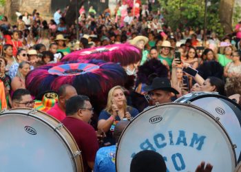 Uma Tarde Memorável de Celebração das Mães no Maiobão : Emoção, Prêmios e Reconhecimento.