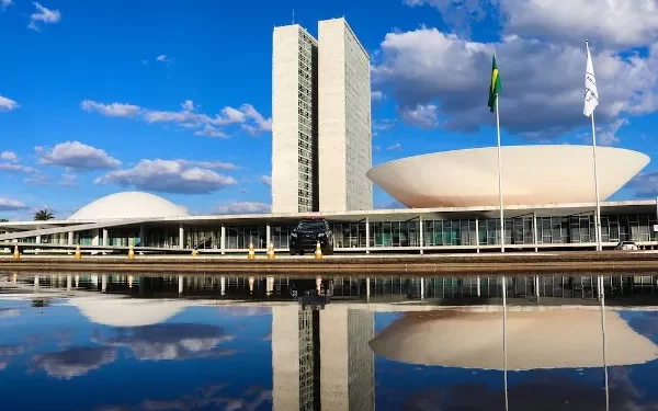 Congresso derruba vetos de Lula e volta a proibir ‘saidinha’ de presos, inclusive para visitar a família