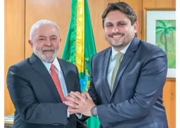 Dino manda para PGR relatório da PF que indicia Juscelino Filho ministro das Comunicações por corrupção