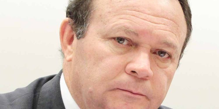 DataIlha: Governador Carlos Brandão tem desaprovação de 48,2%