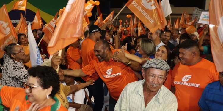 Uma Explosão de Democracia: Mais de mil Lumineses Prestigiam Convenção de Jorge Marú