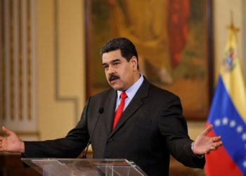 Maduro ataca WhatsApp e pede que população desinstale aplicativo