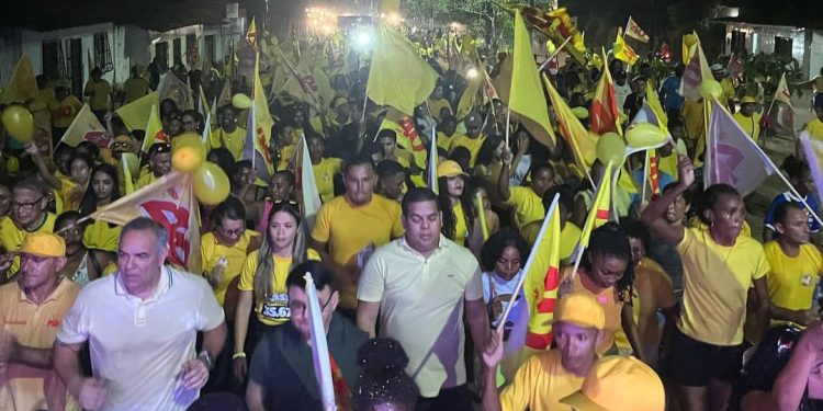 BEQUIMÃO JÁ DECIDIU: Em carreata histórica Dico da Farmácia arrasta mais de 07 mil pessoas pelas ruas de Bequimão.