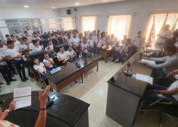 Encontro na Câmara Municipal Fortalece Educação Cívica de Jovens da UEB Tácito Caldas