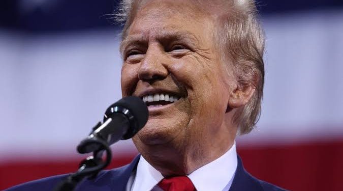 Donald Trump Vence Eleições e Impulsiona a Ascensão Conservadora nos EUA e no Mundo
