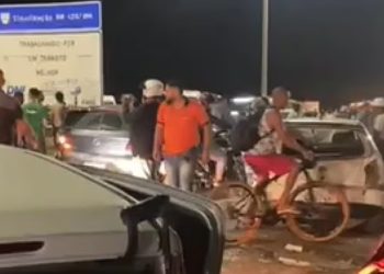 VÍDEO :Do  Exato Momento do Engavetamento na BR-135