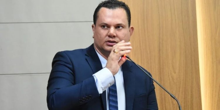 “Rachadinha”: Umbelino Júnior é alvo de operação do Gaeco