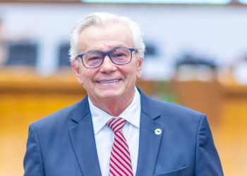 Arnaldo Melo: Liderança e Equilíbrio Marcam a Condução da  Eleição da Mesa Diretora da Assembleia Legislativa