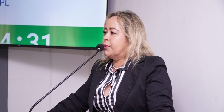 Irresponsável”: dispara vereadora Mary do Mojó sobre prefeito Inaldo Pereira e as contas bloqueadas da prefeitura.