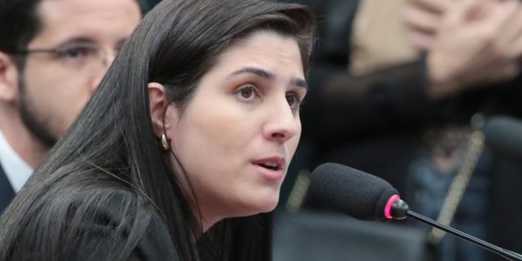 CCJ da Câmara aprova PEC que pode proibir aborto no Brasil