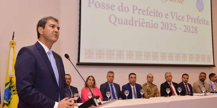 Eduardo Braide toma posse para segundo mandato como prefeito de São Luís