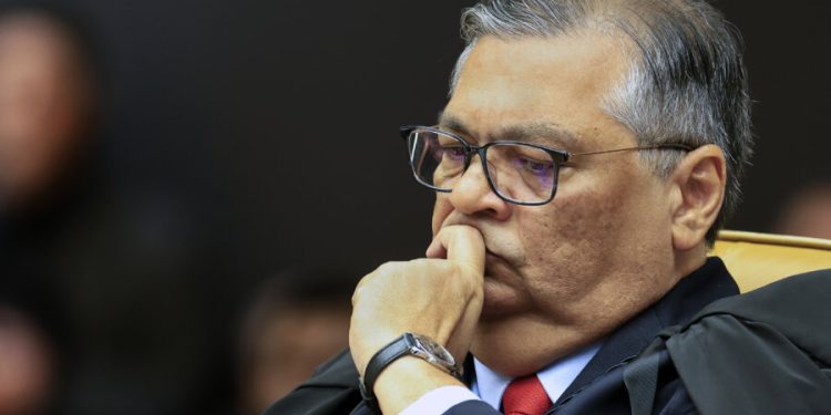 Controle das emendas: Flávio Dino determina suspensão de repasses a ONGs não transparentes